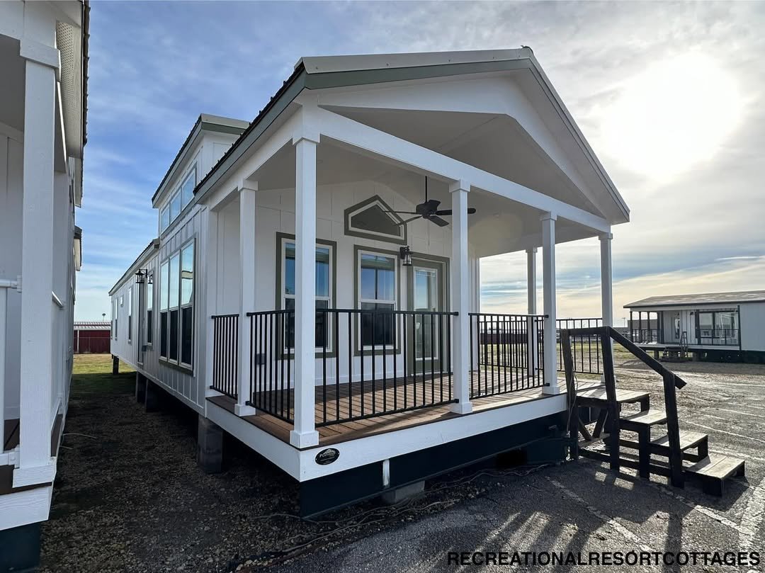 Belmont XL 2Bed - 1Bath 918sf